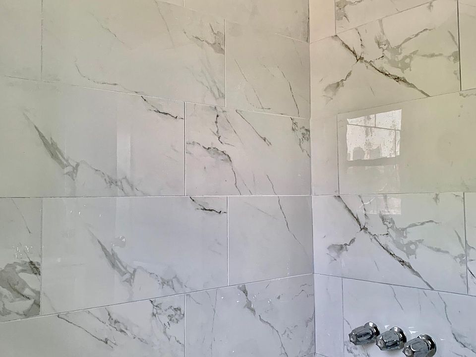 Elegant and spacious Shower
