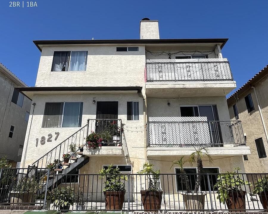 1st image of 1827 S Cabrillo Ave APT 3