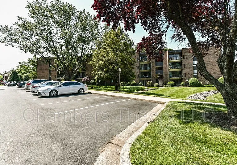 7802 Dassett Ct #T2 — Photo 27