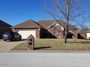 883 W Paddington Ln, Nixa, MO 65714