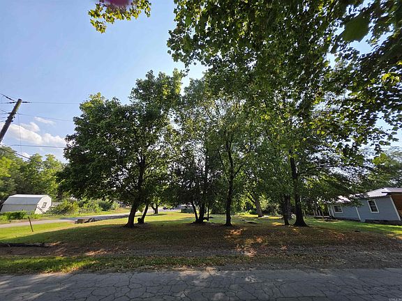 2nd image of Unk Oak Ave #3