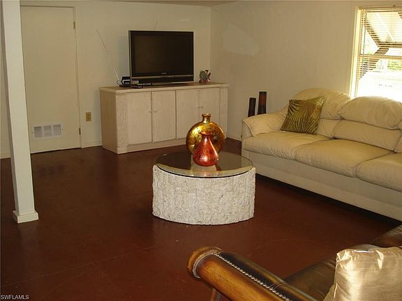 5th image of 6731 Carmelita Dr