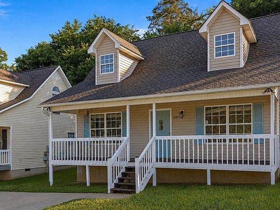 2nd image of 3127 Holly Brook Cir NE