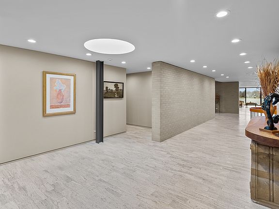 5th image of 66 Watergate Rd