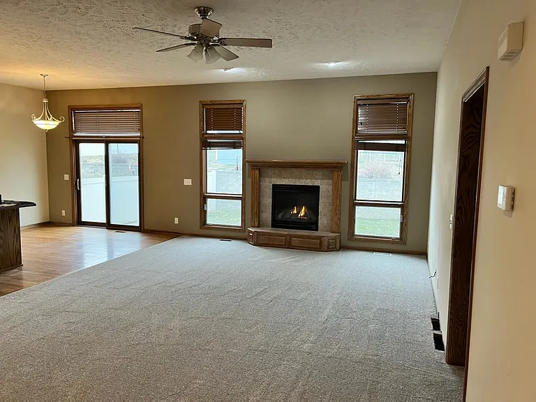607 Patrick Cir — Photo 3