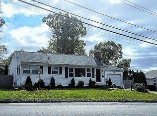 192 Garden Hills Dr, Cranston, RI 02920