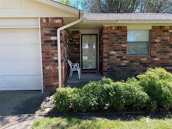 2nd image of 546 E 139th Pl S