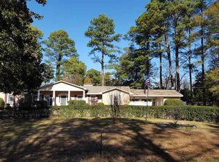 2401 Pine Hill Dr, Pine Bluff, AR 71603