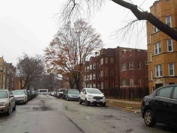 Exterior Neighborhood (street photo)