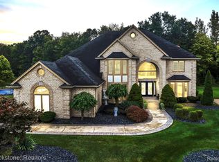 14446 Knightsbridge Dr, Shelby Township, MI 48315