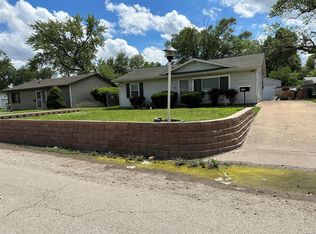 704 Saint Thomas Ln, Cahokia, IL 62206