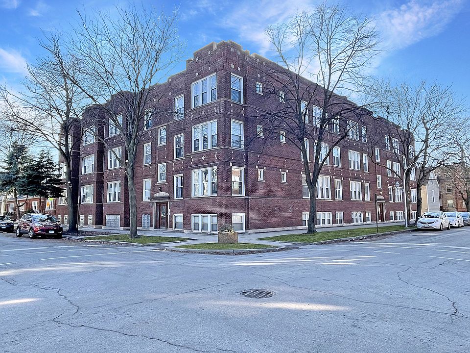1st image of 2943 W Belle Plaine Ave #2D