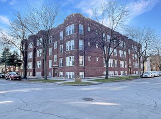2943 W Belle Plaine Ave #2D, Chicago, IL 60618