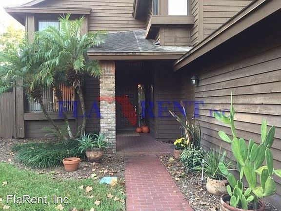 3rd image of 250 S Fox Chase Point