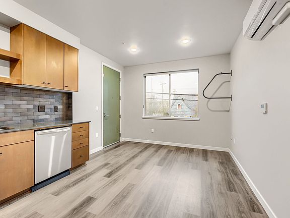 2nd image of 6310 N Maryland Ave #202