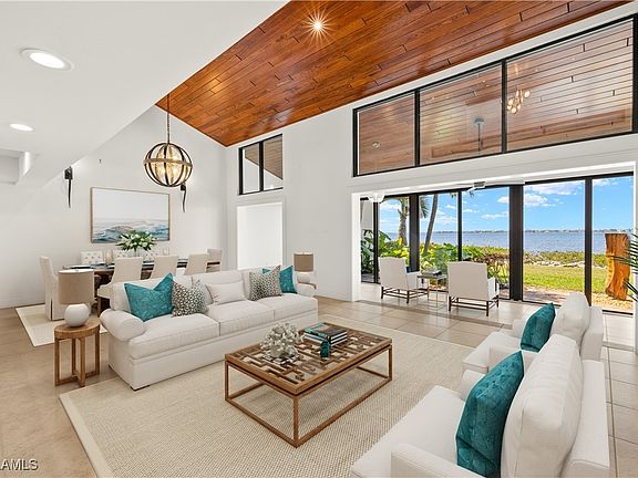 3rd image of 5018 Harbortown Ln