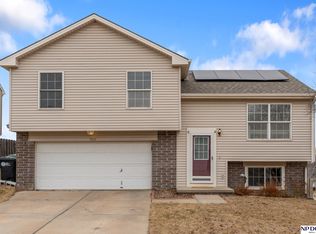 7852 Bauman Ave, Omaha, NE 68122
