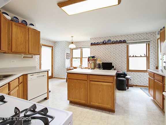 4th image of 1121 Otto Graham Ln