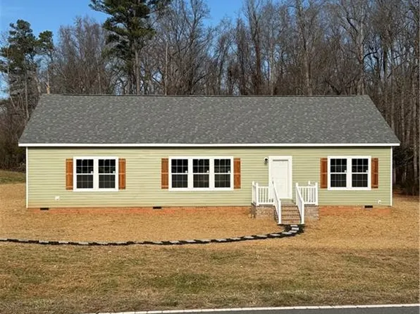 1824 N Oak Ridge Church Rd, Yadkinville, NC 27011