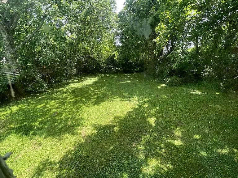 820 Gwynn Dr — Photo 2