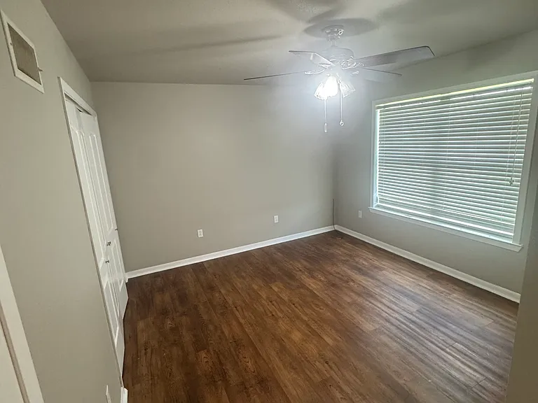 114 Daisy Dr — Photo 8