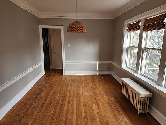 3rd image of 1035 Superior St APT 3E