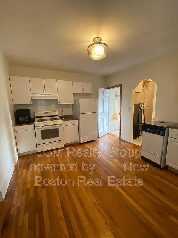 1 bed, 1.0 bath, 900 sqft, $2,150 — Photo 1