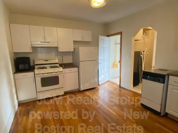 59 Bryant St APT 1R, Malden, MA 02148