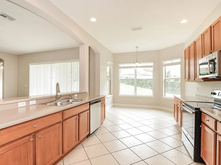 1174 Green Vista Cir — Photo 5
