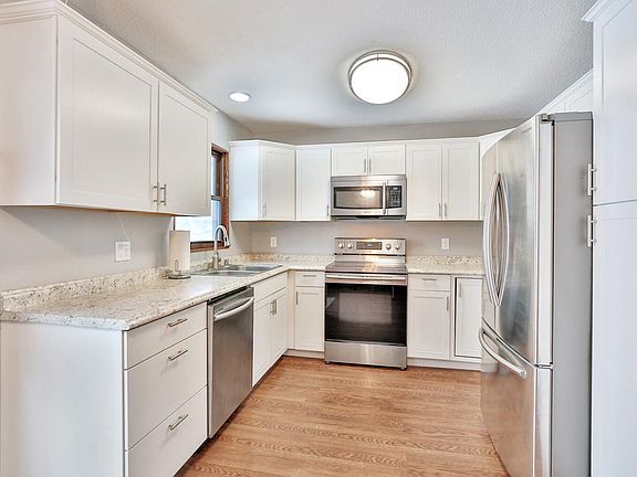 2nd image of 12017 Oak Park Blvd NE