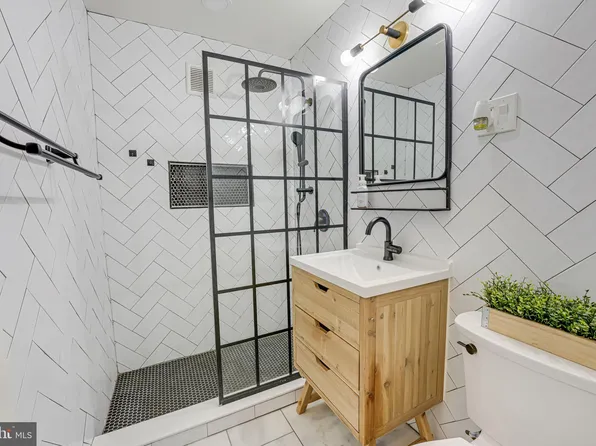 3000 Spout Run Pkwy APT A106, Arlington, VA 22201