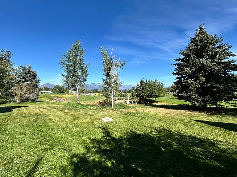 957 N Shoshone Loop — Photo 17