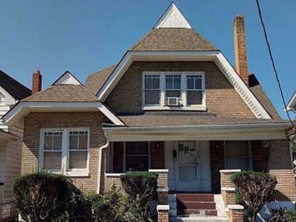 1st image of 236 S 42nd St