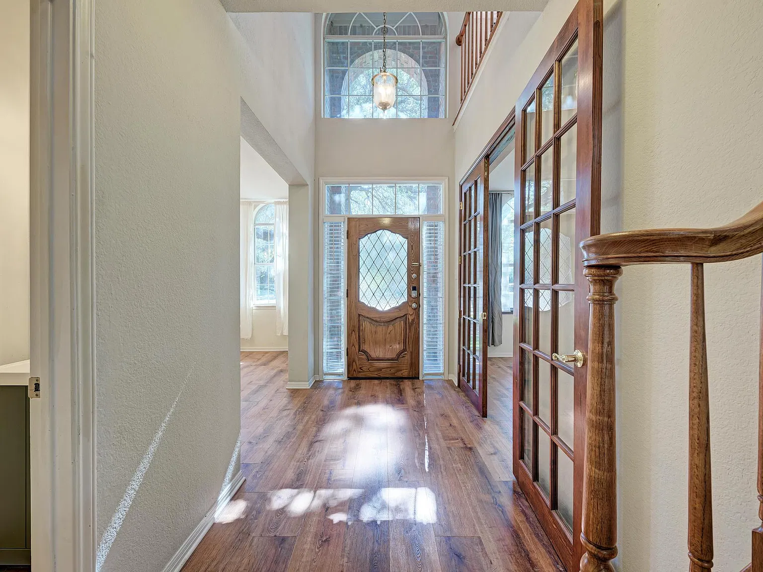 4 bed, 3.5 bath, 2865 sqft, $3,100 — Photo 2