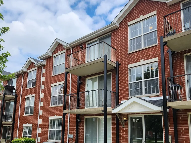16611 Liberty Cir #1N — Photo 10