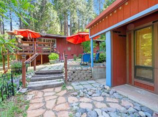 5560 Robinhood Ln, Pollock Pines, CA 95726