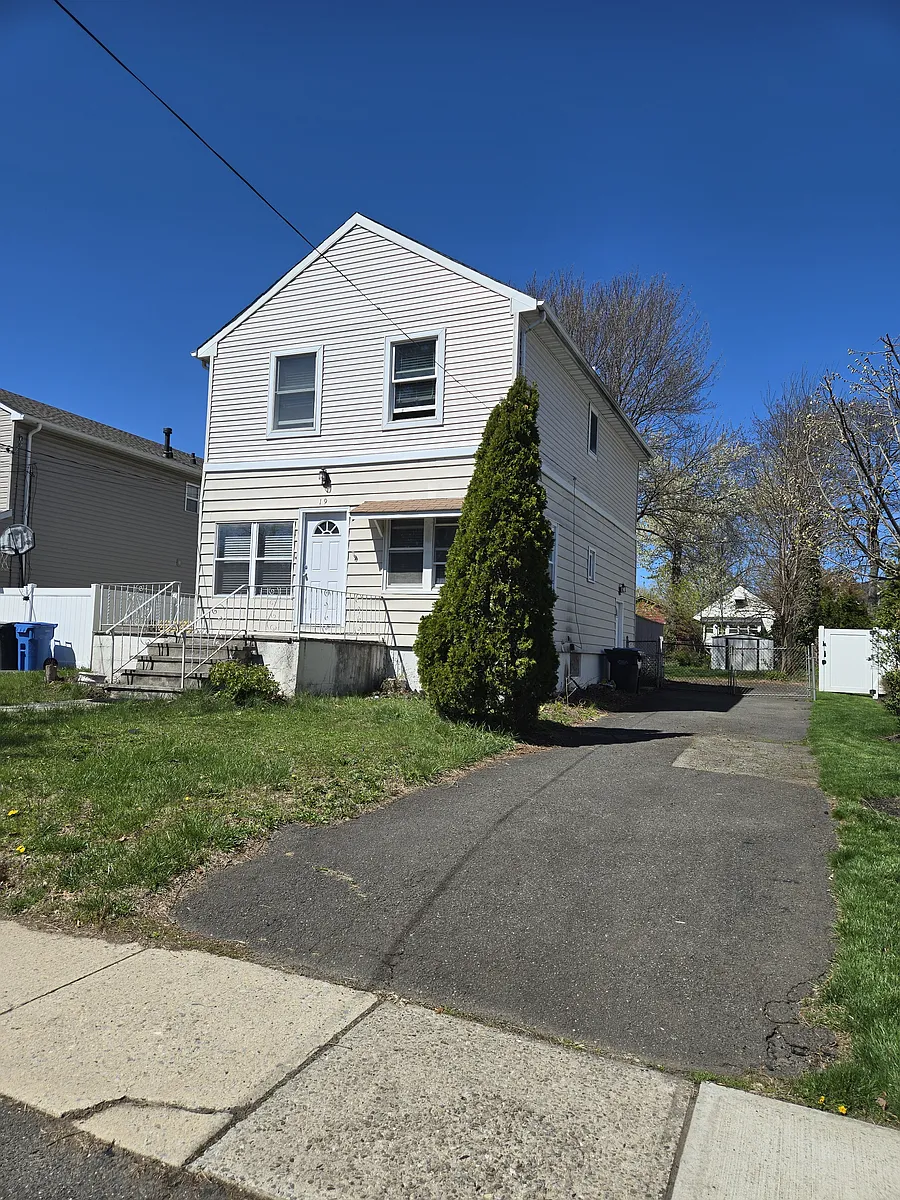 front view 2 - 19 Myrtle Ave