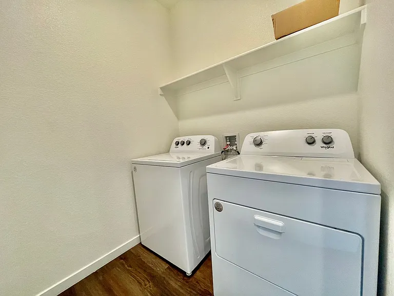 6051 Holstein Dr — Photo 17