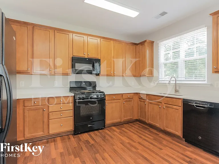2607 Winding River Dr — Photo 6