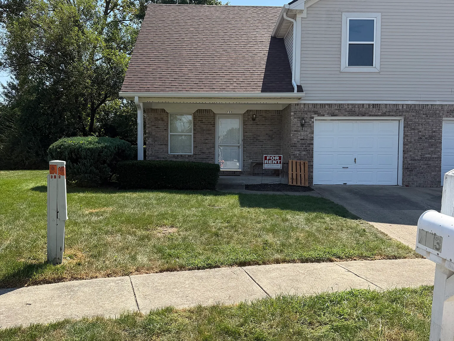 3 bed, 1.5 bath, 1426 sqft, $1,600 — Photo 2