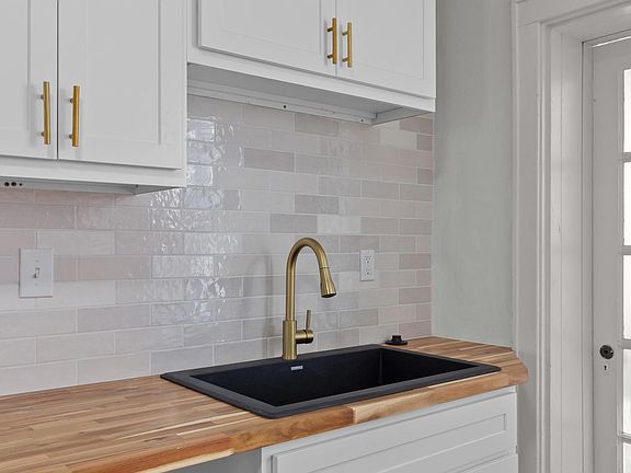 5th image of 4068 Connecticut St #2E