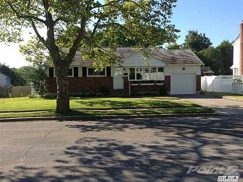 1st image of 3 Lark Ave