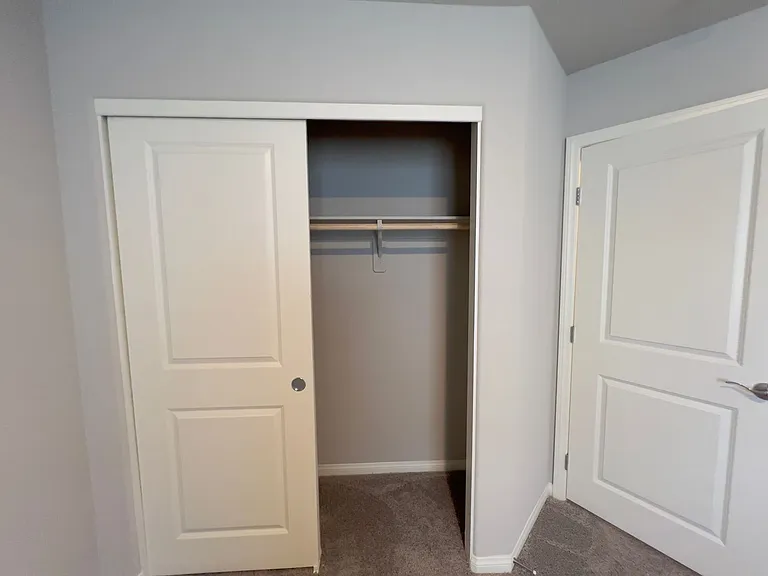 10946 Cambridge Lakes Ave — Photo 23