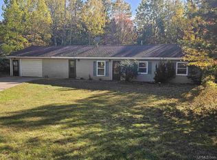 310 Lakewood Ln, Marquette, MI 49855