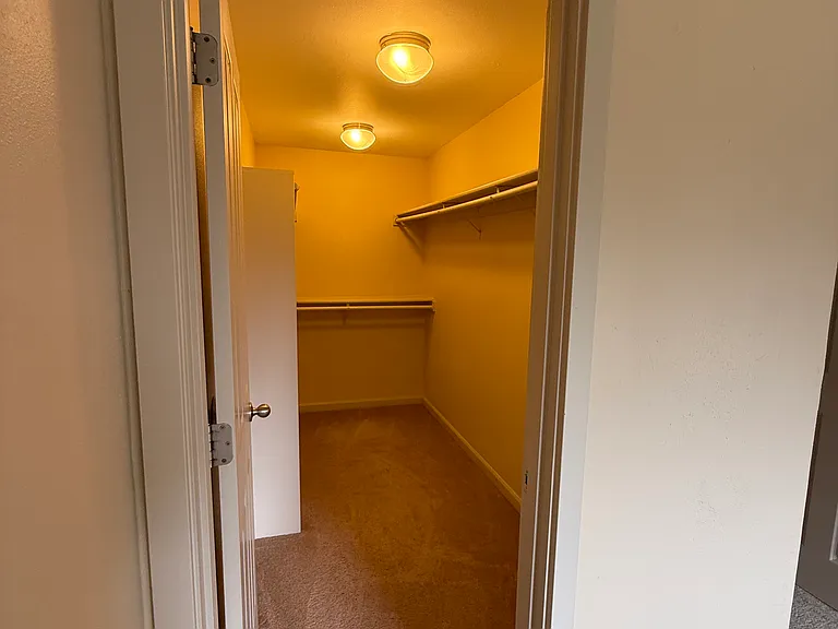 2105 NE Cleveland Ave — Photo 20