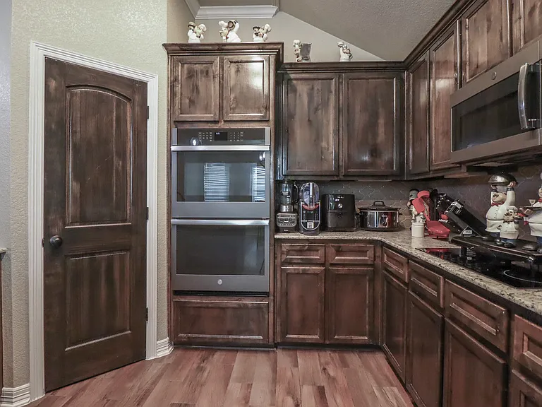 8107 Preston Hollow Dr — Photo 17
