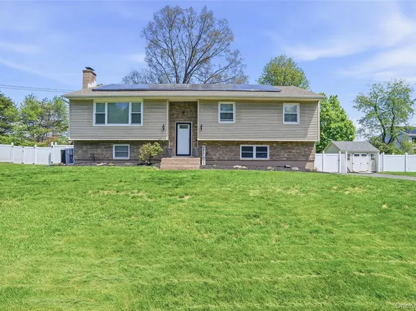 12 Daisy Lane, Wappingers Falls, NY 12590