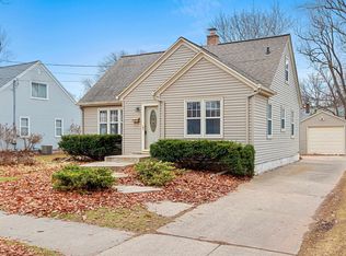 1161 Kellogg St, Green Bay, WI 54303