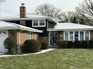 10531 S Terry Dr, Palos Hills, IL