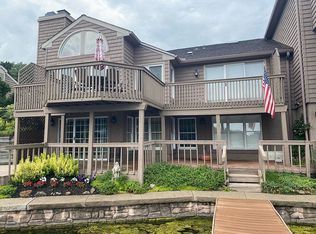 652 Isle View Dr, Akron, OH 44319